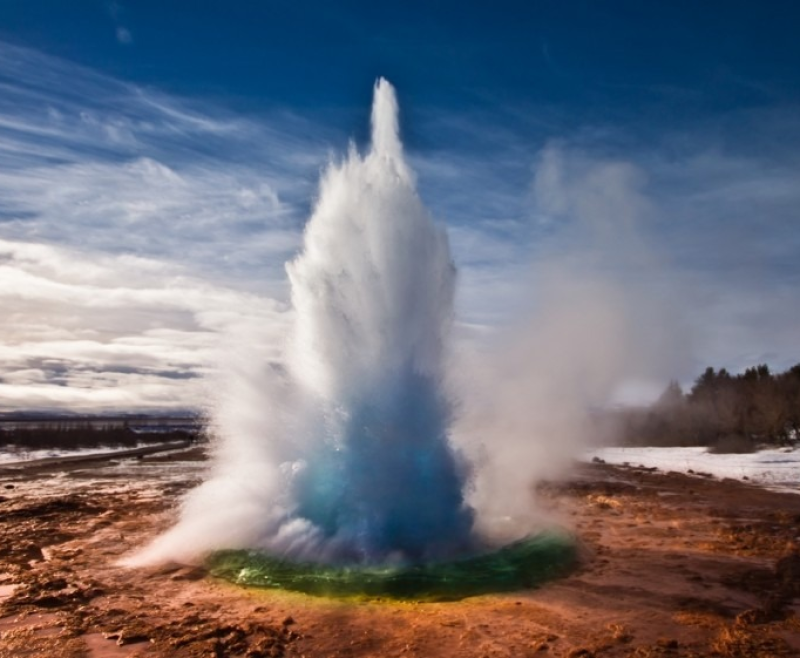 strokkur-geyser-in-iceland-1511257546-1000X561.jpg